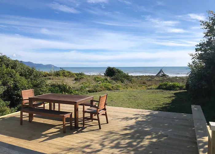 The Beachsider - Te Horo Beach Holiday Home